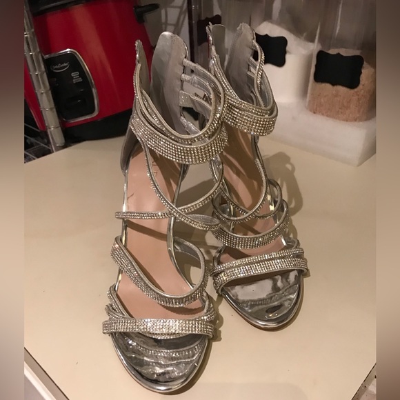 SOLD— 💖🤩⚡️Aldo Swarovski Crystal’s heels⚡️🤩💖 - Picture 4 of 10